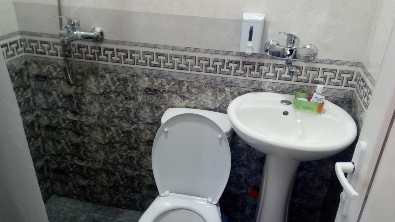 Hotel Isani Tbilisi Luaran gambar