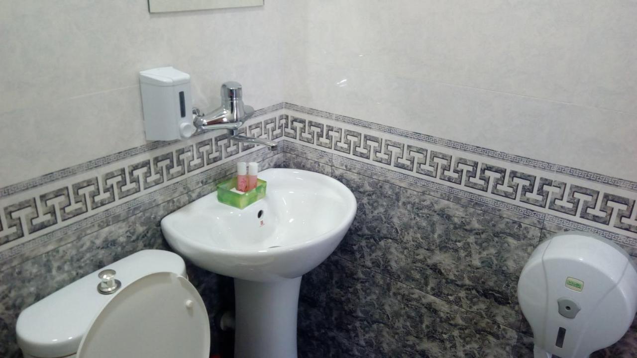 Hotel Isani Tbilisi Luaran gambar