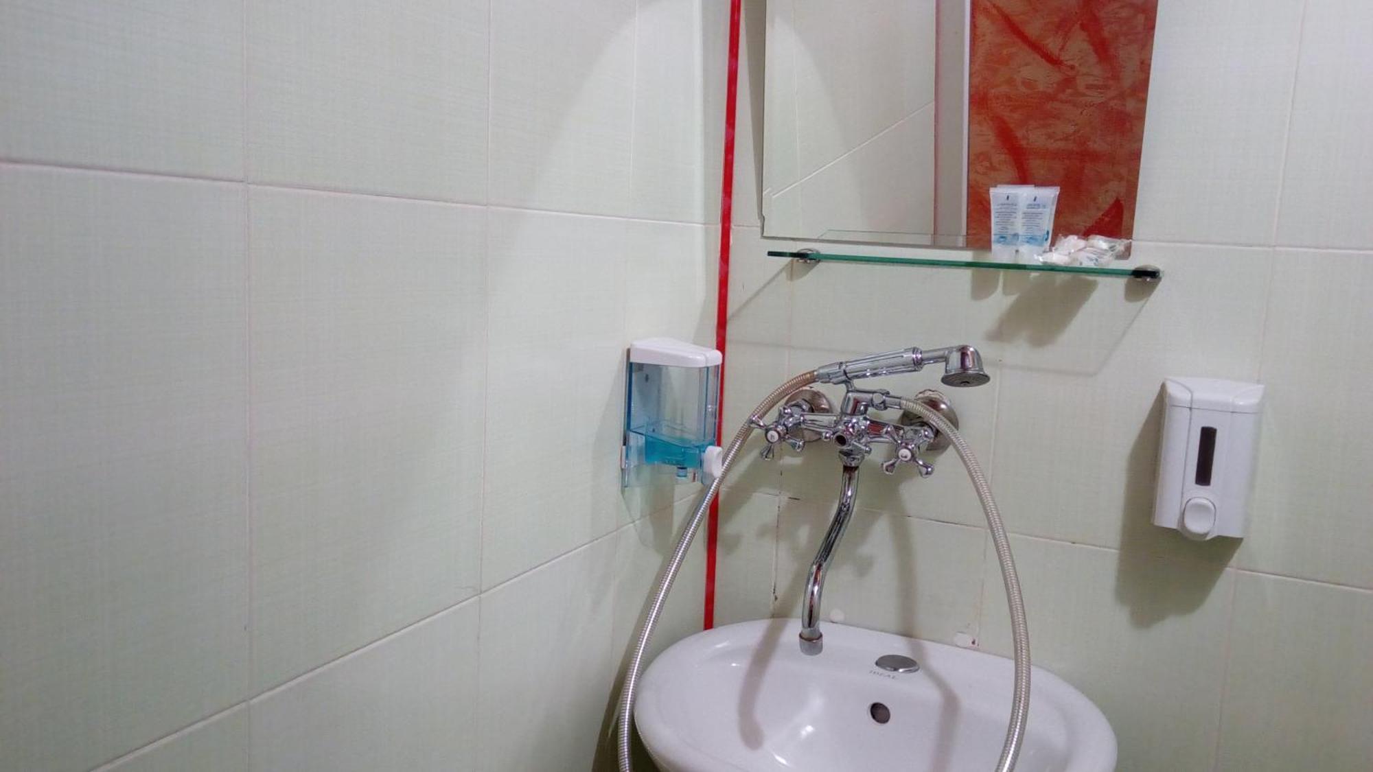 Hotel Isani Tbilisi Bilik gambar