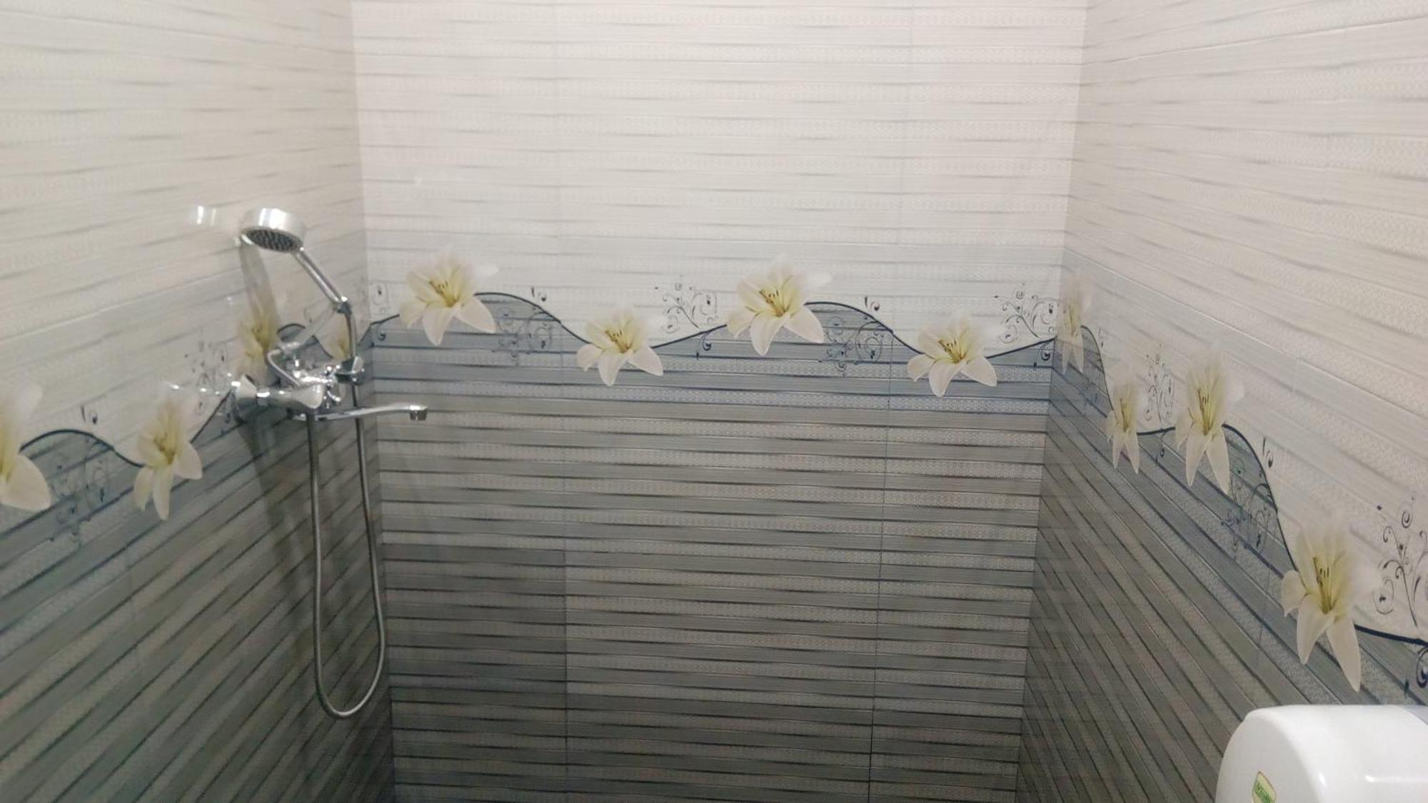 Hotel Isani Tbilisi Bilik gambar