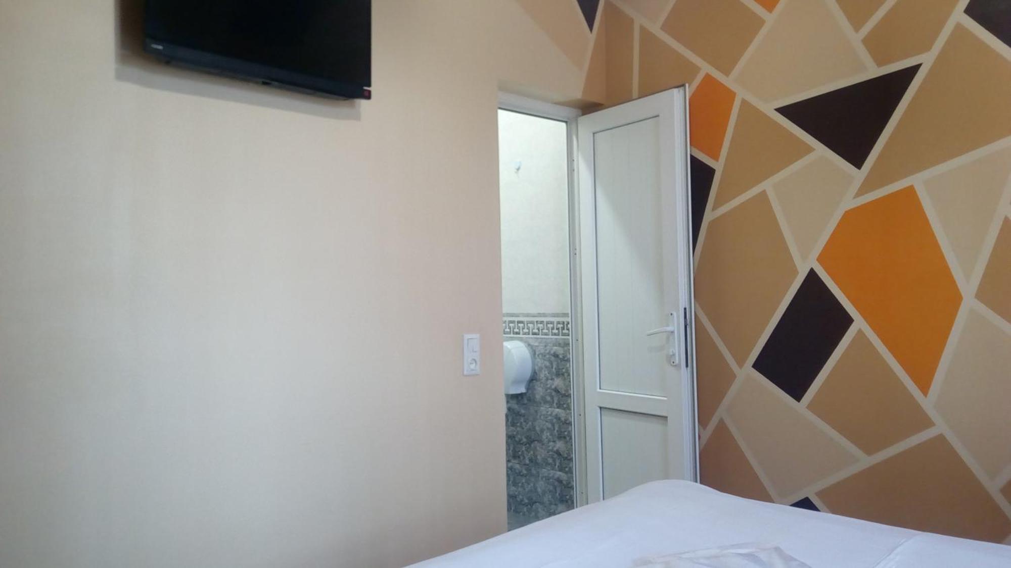 Hotel Isani Tbilisi Bilik gambar