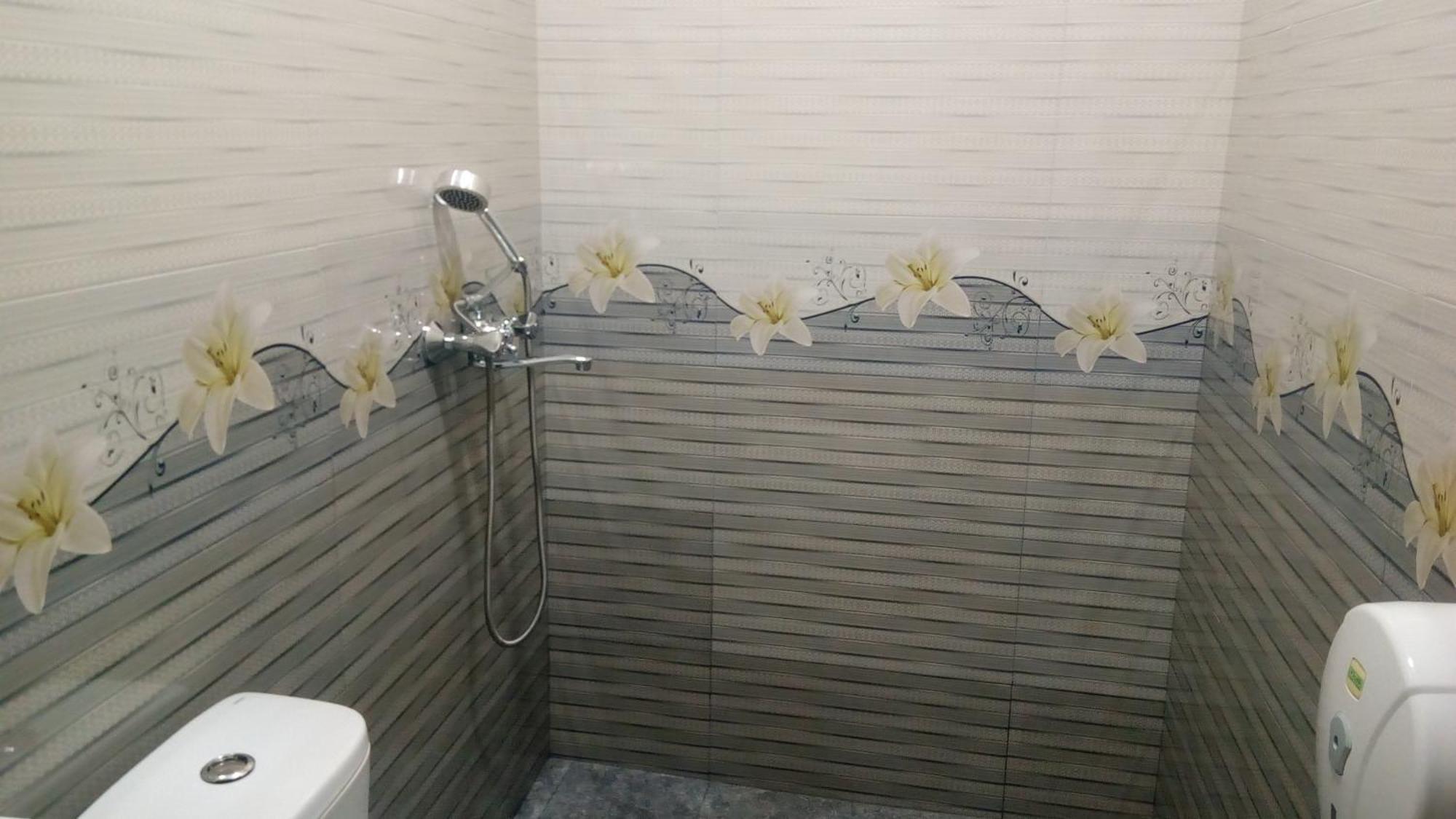 Hotel Isani Tbilisi Bilik gambar