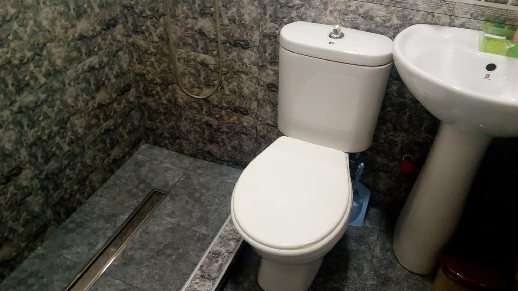 Hotel Isani Tbilisi Bilik gambar