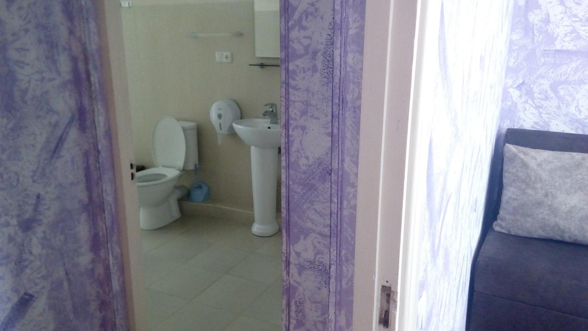 Hotel Isani Tbilisi Bilik gambar