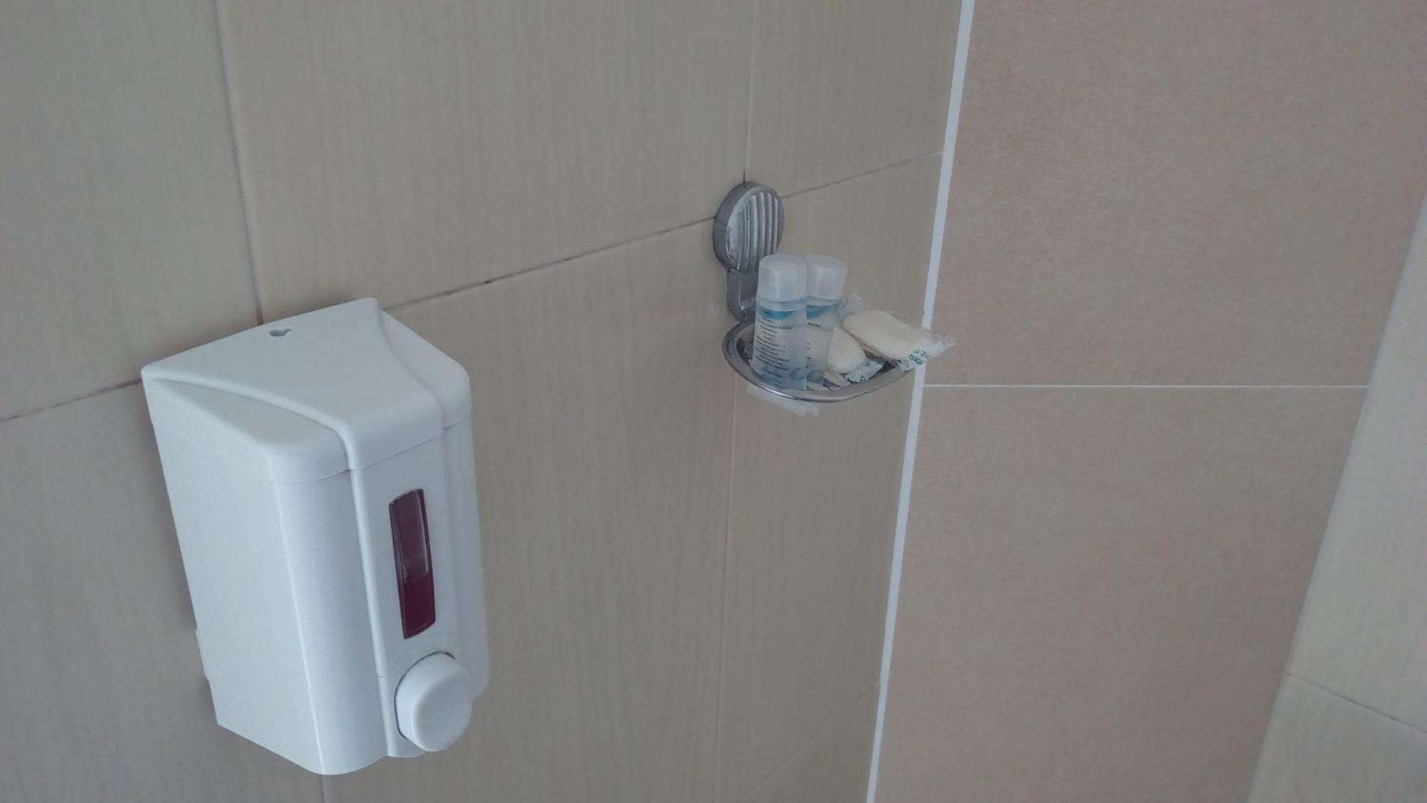 Hotel Isani Tbilisi Bilik gambar